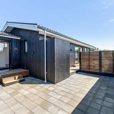 Tecumseh - 300m From The Sea By Interhome בית נופש